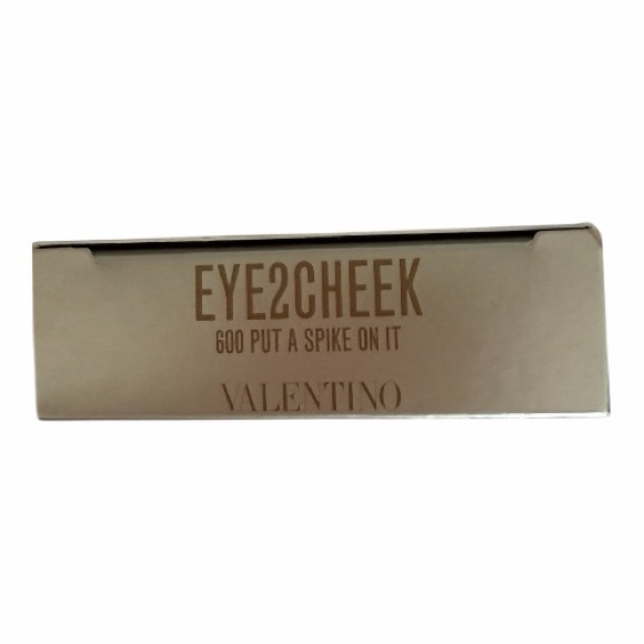 Valentino Gold Compact With Highlighter Put A Spike In It - Eyes To Cheek NIB - Picture 6 of 9